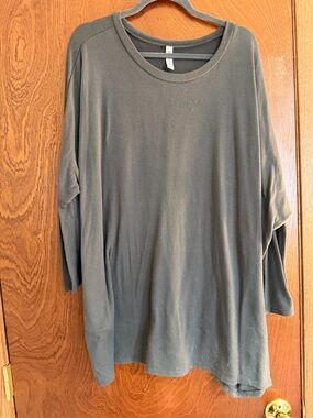 Zenana Outfitters Charcoal Crewneck Pullover